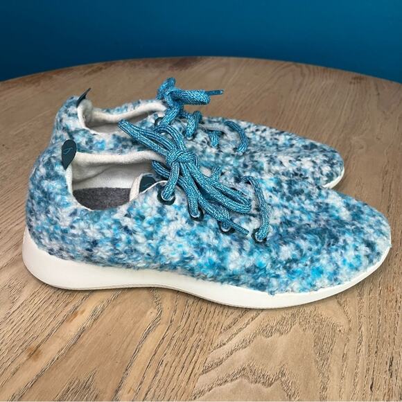allbirds Women's Wool Runner Fluffs Merino Wool Sneaker Blue White Size 9 - Picture 2 of 9